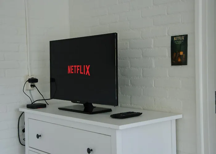 Cozy Forest Cabin, Fenced Garden, Peace & Privacy