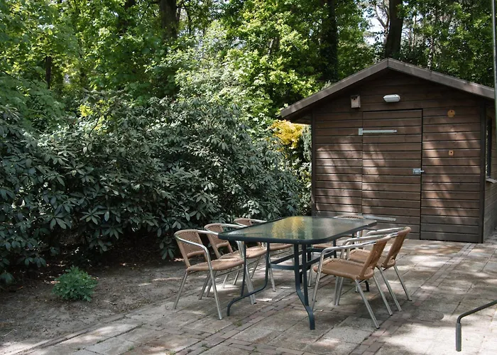 Cozy Forest Cabin, Fenced Garden, Peace & Privacy *