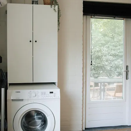 Apartman Cozy Forest Cabin, Fenced Garden, Peace & Privacy